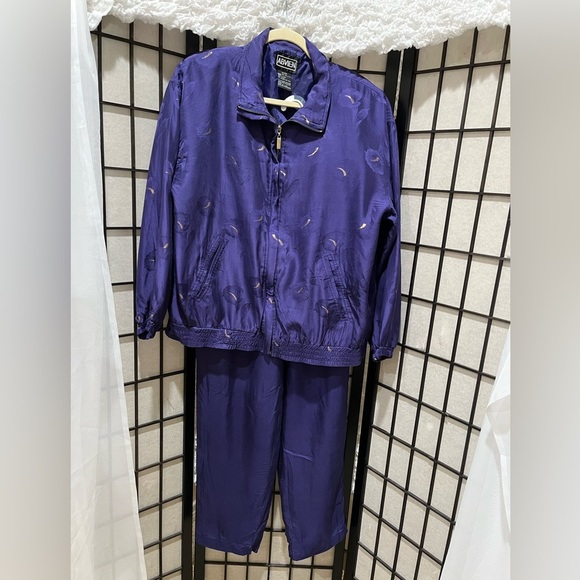Vintage Purple Track Suit ABVIEN, SILK WITH GOLD METALLIC PRINT, SIZE LARGE: - Picture 5 of 9